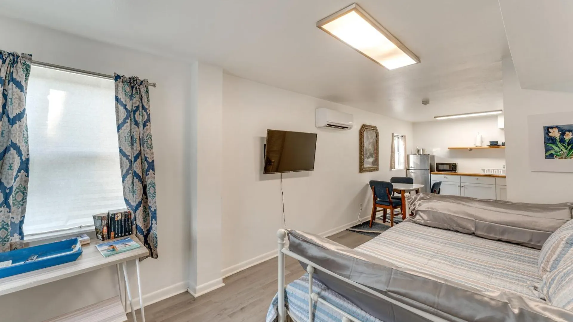 Daytona Beach Apartment Near Main Street Pier!